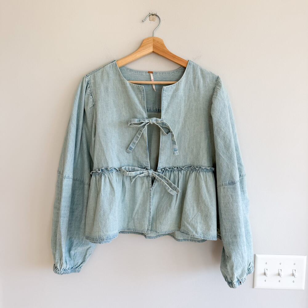 Free People Denim Brunch Babe Blouse in Light Tint Wash S